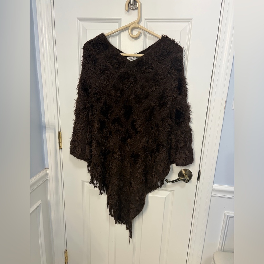Jon&anna brown poncho.  One size. Textured detail. Great look with slacks
